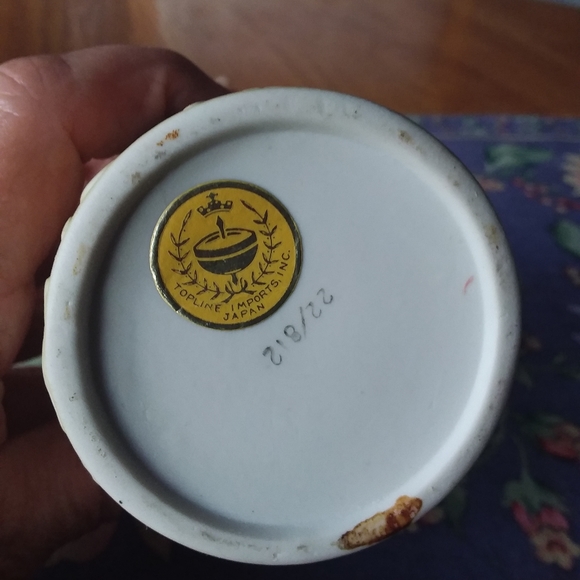 Vintage Urn Courting Couple with lid - Picture 3 of 3